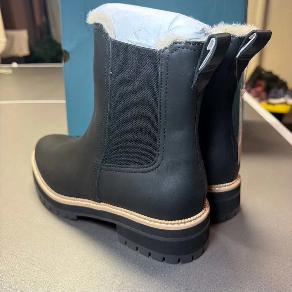 NWT Toms Dakota Chelsea Black‎ Leather Water Resistant Chunky Ankle Boots US 8